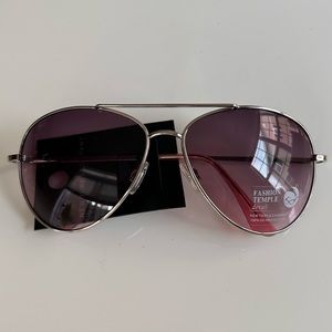 New York and Company aviator sunglasses silver hardware and pink tone